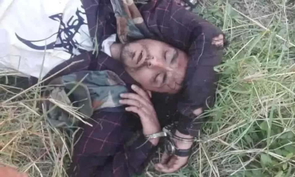 عناصر حوثية تعتدي على مالك شبكة إنترنت وتقوم بتقييده وضربه بعنف حتى فقد وعيه