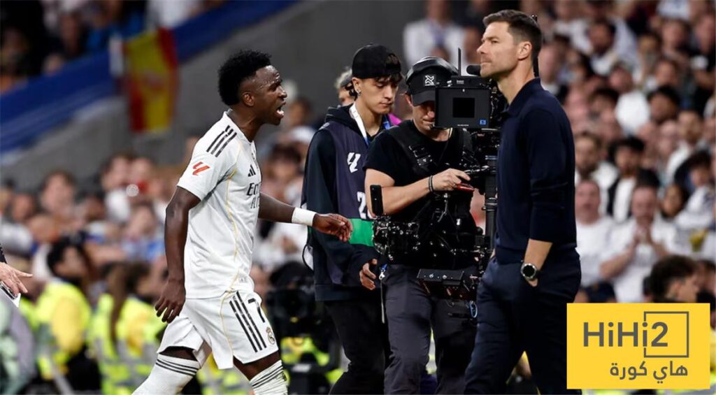 عندما أسقط فينيسيوس مدربه أمام 90 ألف شخص..!