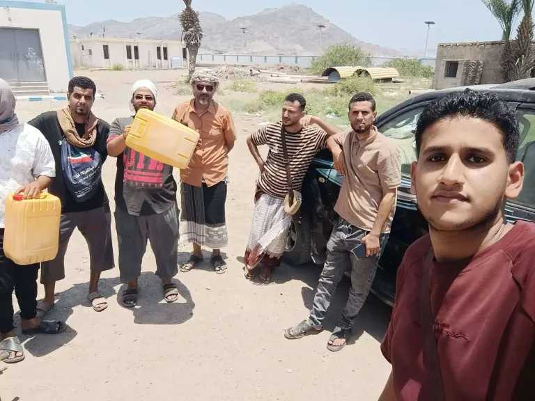 غضب أهالي البريقة يشتعل: ”شهر كامل بلا مياه والسلطة غائبة”!