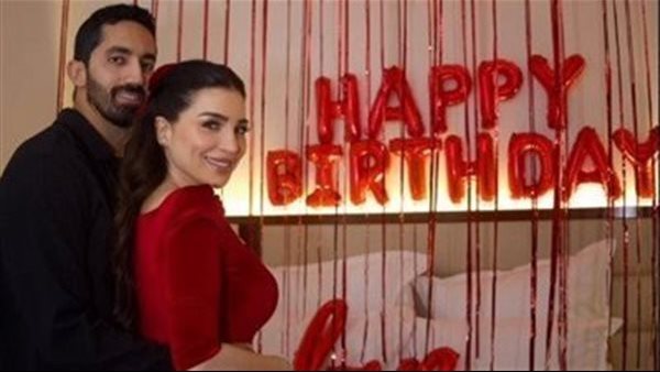 «فخورة بيك يا زوجي».. مي عز الدين تدعم زوجها أحمد تيمور