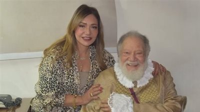 في حضرة الفن الحقيقي.. ليلى علوي تشيد بمسرحية «الملك لير»