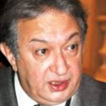 في ذكرى ميلاده.. نور الشريف يتحدث عن علاقته بـ عمه إسماعيل وكيف اقتبس شخصية عبد الغفور البرعي منه|لقاء نادر