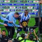 فيستون ماييلي يفوز بجائزة أفضل لاعب في مباراة الأهلي وبيراميدز