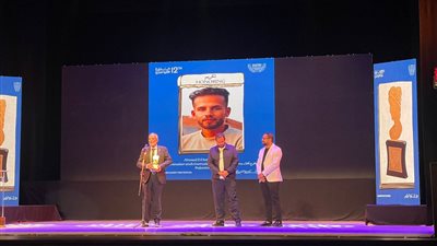 كامل الباشا يتسلم تكريم المخرج الفلسطيني أحمد الدنف بافتتاح الإسكندرية للفيلم القصير.. تفاصيل