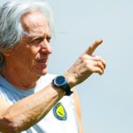 كم نهائيًا وصل إليه خيسوس في مسيرته بعد عبور الأهلي القطري ؟