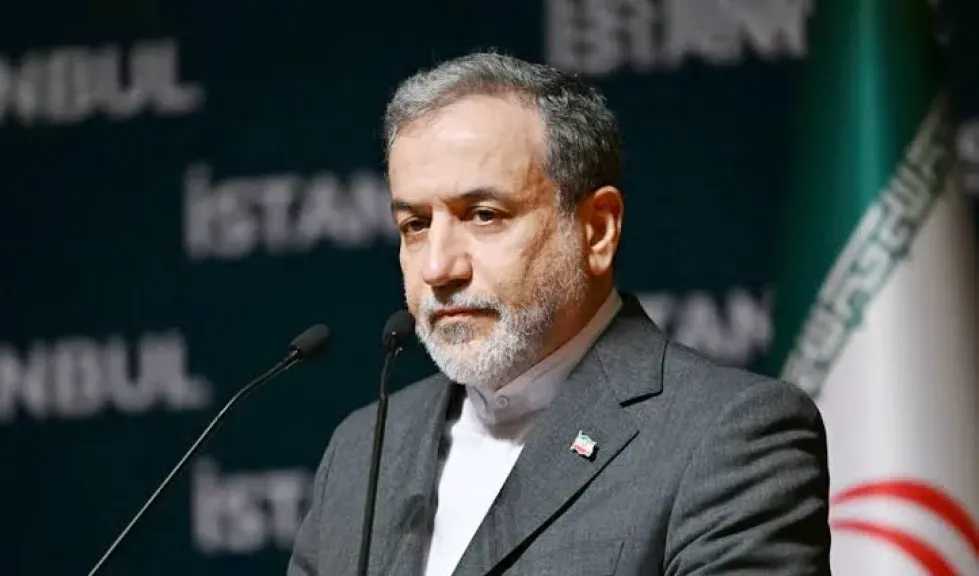 كواليس مفاوضات باكستان: طهران تعود للطاولة بـ”رد مكتوب” رغم الحصار ووفد أمريكي يتجه إلى اسلام آباد