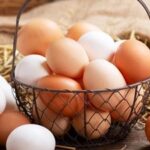 كيف يؤثر تناول البيض يوميًا على الأعصاب؟