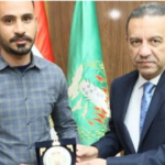 لإنقاذه فتاة من الغرق.. محافظ المنوفية يمنح أحمد البرماوي درع المحافظة ومكافأة مالية