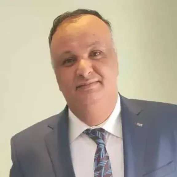 لا تُسقطوا الأحزاب.. وأنتم لم تبنوا دولة