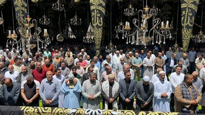 لحق بنجله ..تشييع جثمان طبيب توفي إثر حريق شقته بكفر الشيخ