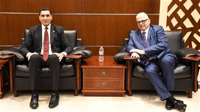 لقاء وزير الشباب والرياضة ورئيس الاتحاد الدولي للمصارعة خلال بطولة أفريقيا