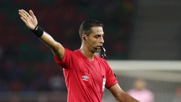 لماذا خرج أمين عمر من إدارة مباراة الزمالك وبيراميدز؟