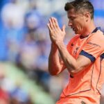 ليفاندوفسكي يدرس العروض قبل الرد على برشلونة