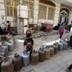 مأرب تحترق!: أزمة الغاز تدخل يومها الخامس والأسعار تتجاوز الـ 12 ألف.. هل سيتدخل العرادة؟