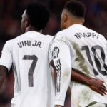 مبابي نجم بركلات الجزاء فقط..!