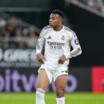 مبابي يتحدى الإصابة أمام برشلونة .. فهل سينجح ؟