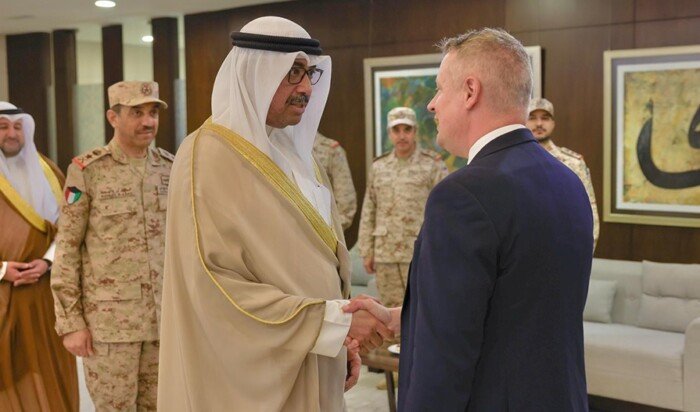 مباحثات كويتية بريطانية لتعزيز التعاون العسكري والدفاعي