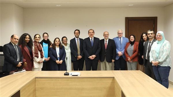 مباحثات مصرية دولية لدعم التطعيمات وتسريع توطين صناعة اللقاحات