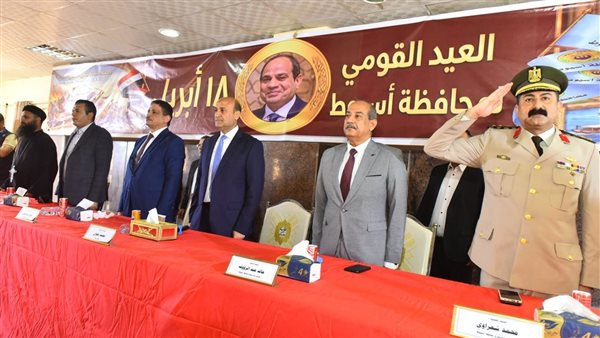 محافظ أسيوط يستعرض حجم الإنجازات التي شهدتها المحافظة خلال السنوات الأخيرة