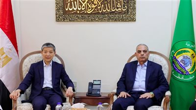 محافظ الإسماعيلية يبحث مع السفير الصيني تعزيز التعاون الاستثماري والتنموي