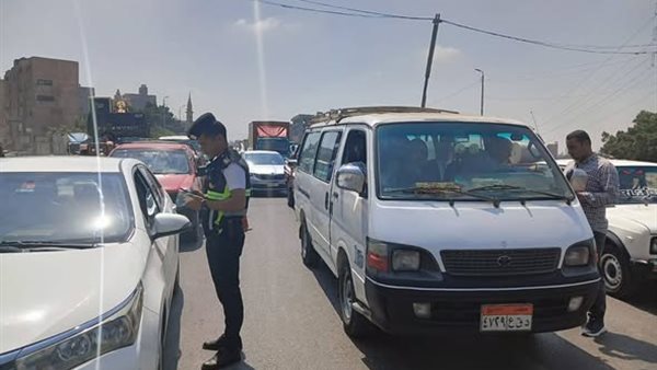 محافظ الدقهلية يتابع حملة للكشف عن تعاطي المخدرات والمخالفات بطريق المنصورة