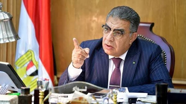 محافظ الدقهلية يوجه بإنشاء مظلة أمام مخبز مدعم لحماية المواطنين