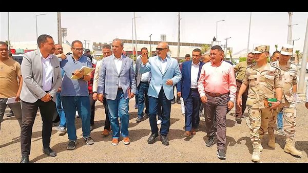 محافظ السويس يتفقد اصطفاف معدات الطوارئ لمواجهة الأزمات والكوارث