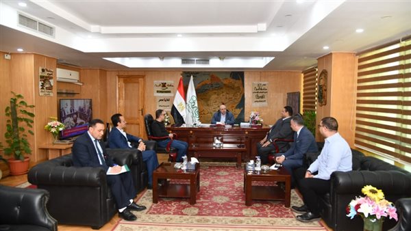 محافظ الفيوم يبحث تعزيز التعاون مع شركة بتروسيلا في المجالات الخدمية والتنموية