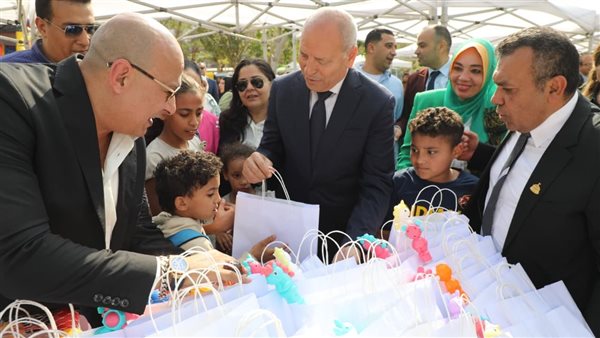 محافظ القاهرة يشارك فى احتفال يوم اليتيم بحديقة الطفل بمدينة نصر