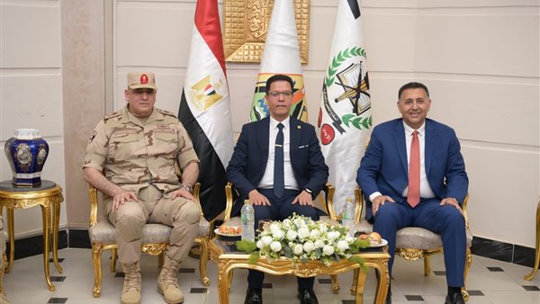 محافظ القليوبية ورئيس جامعة بنها ورئيس أركان قوات الدفاع الشعبي والعسكري يشهدون الندوة التثقيفية الـ94