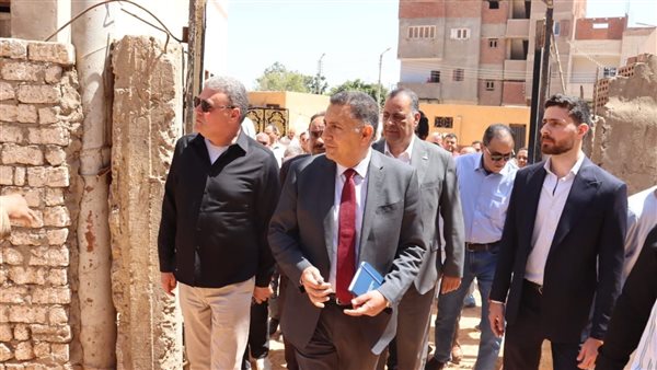 محافظ القليوبية يُجري جولة ميدانية موسعة بقرية سندبيس بالقناطر الخيرية لمتابعة الخدمات