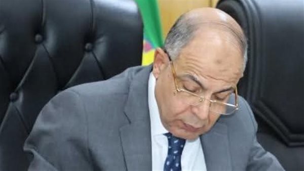 محافظ المنيا يعتمد ترقية 14 ألفًا و430 من أعضاء هيئة التعليم إلى الوظيفة الأعلى