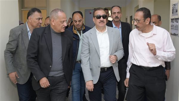 محافظ بورسعيد يتفقد مدرسة التعليم الأساسي بمدينة سلام مصر