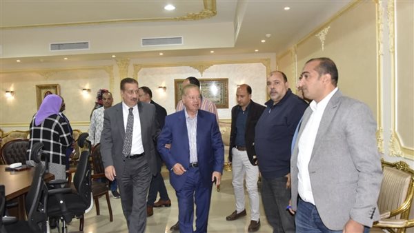 محافظ بورسعيد يستقبل 40 حالة إنسانية ويوجه بتوسيع مظلة الدعم للفئات الأكثر احتياجًا