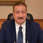 محافظ بورسعيد يستقبل عددًا من المواطنين لبحث مشكلاتهم و يوجه بسرعة دراسة الطلبات وحلها