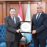 محافظا دمياط وكفر الشيخ يبحثان تعزيز الشراكة المؤسسية والتعاون في عدد من المحاور التنموية والخدمية