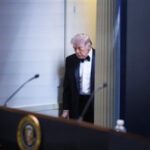 «محاولات اغتيال أم رصاصة نجاة».. ترامب الممثل الذي يخدع العالم!