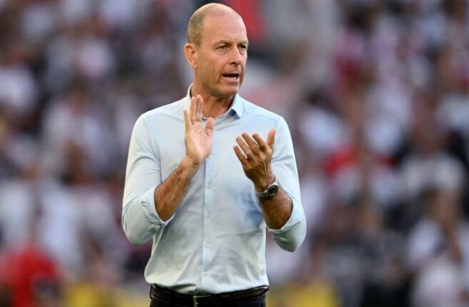 مدرب الأهلي يحسم مستقبله مع القلعة الحمراء