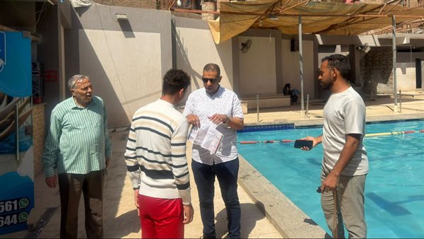 مديرية الشباب والرياضة تداهم مراكز شباب الخانكة وتحيل المقصرين للتحقيق وتغلق حمام سباحة