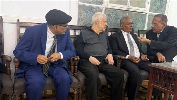 مرتضى منصور يقدم واجب العزاء في المحامي مختار نوح القيادي المنشق عن الجماعة