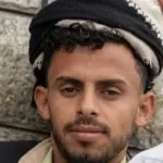 مسلح يطلق النار على شاب من قريته وينهي حياته على الفور