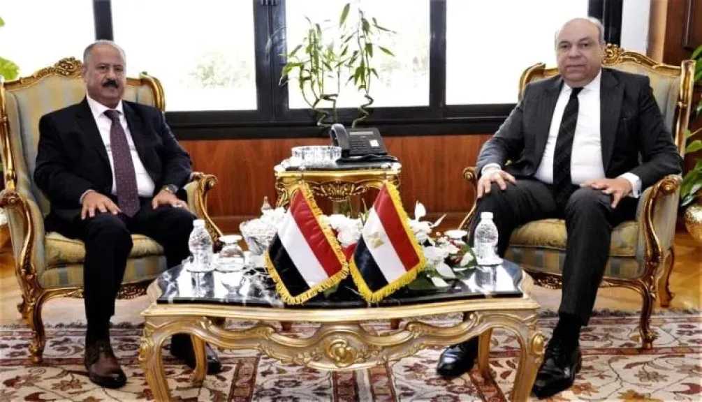 مصر تعلن ”دعماً غير مسبوق” للطيران اليمني.. مفاجآت من لقاء العمري والحفني!