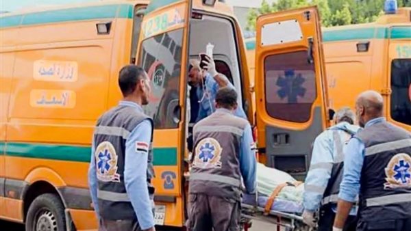 مصرع 3 أشخاص بحادث تصادم سيارتين بالصحراوى الغربي بالمنيا