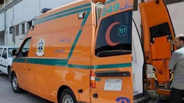 مصرع وإصابة 3 أشخاص في حادث انقلاب توك توك بمصرف مائي ببني سويف