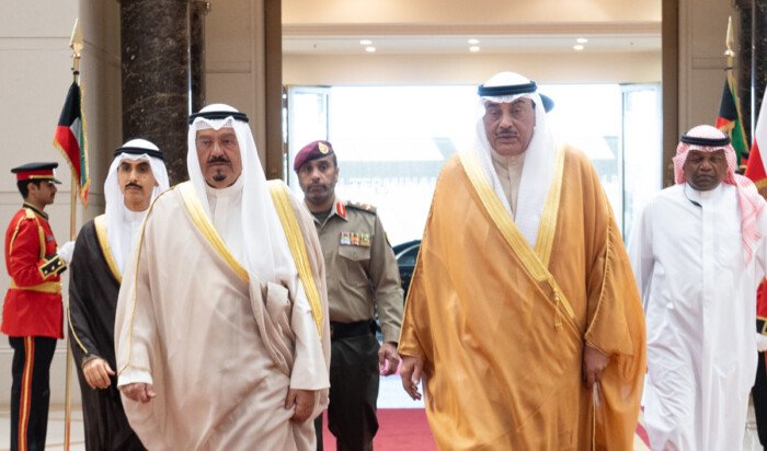 ممثل أمير الكويت ولي العهد يتوجّه إلى السعودية