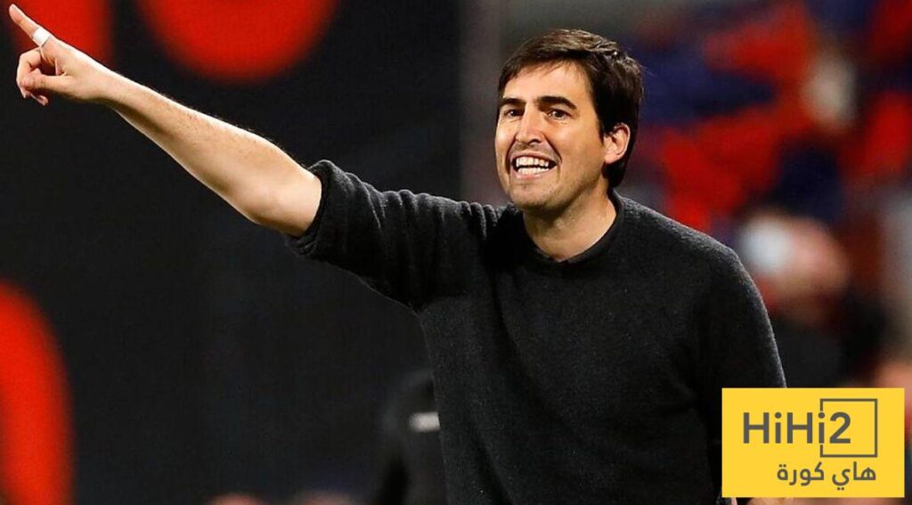 منافسة بين إيراولا وكاريك على قيادة مانشستر يونايتد