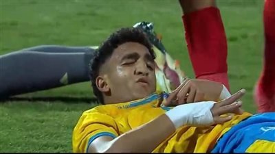 نقل محمد خطاري لاعب الإسماعيلي للمستشفى بعد تعرضه للإغماء بعد نهاية مباراة مودرن سبورت