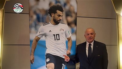 هاني أبو ريدة يطمئن على جاهزية محمد صلاح لكأس العالم