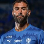 هل إصابة بنزيما تقلق الهلال ؟