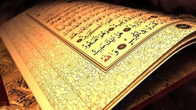 هل قراءة القرآن من الهاتف تعطي أجرًا أكثر من المصحف؟.. أمين الفتوى يجيب